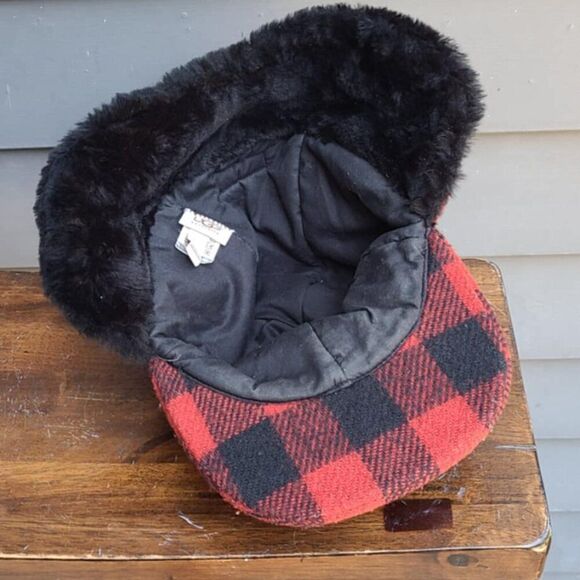 UGG Black shearling Red Black Buffalo Plaid Lumberjack Hat size L/XL